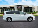Used 2017 Chrysler Pacifica Touring w/ Tire & Wheel Group image 5