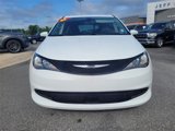 Used 2022 Chrysler Voyager LX image 2