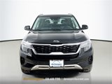 Used 2021 Kia Seltos EX image 2