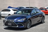 Used 2024 Lexus ES 300h w/ Premium Package image 3