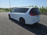 Used 2021 Chrysler Pacifica Touring-L w/ Uconnect Theater Family Group image 3