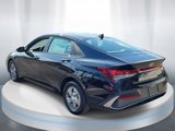 Certified 2025 Hyundai Elantra SE w/ Cargo Package image 3