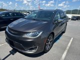Used 2017 Chrysler Pacifica Limited image 3