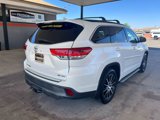 Used 2017 Toyota Highlander SE image 5