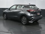Used 2022 Nissan Kicks SV image 3
