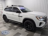 Used 2024 Volkswagen Atlas Peak Edition SE image 5