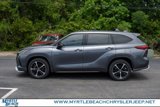 Used 2021 Toyota Highlander XSE image 3