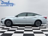 Used 2024 Nissan Altima 2.5 SV image 2