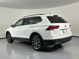 Used 2021 Volkswagen Tiguan SE w/ Panoramic Sunroof Package image 5