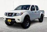 Used 2019 Nissan Frontier SV image 2