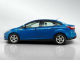 Used 2013 Ford Focus SE w/ SE Winter Pkg image 2