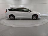 Used 2022 Chrysler Pacifica Touring-L image 2