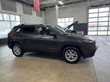 Used 2017 Jeep Cherokee Latitude w/ Comfort/Convenience Group image 4
