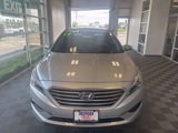 Used 2017 Hyundai Sonata SE image 2