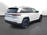 Used 2024 Jeep Grand Cherokee Altitude image 2