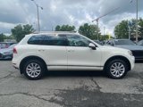 Used 2012 Volkswagen Touareg VR6 image 2