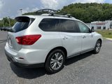 Used 2018 Nissan Pathfinder SL image 2
