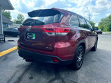 Used 2017 Toyota Highlander SE image 3