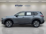 Used 2023 Nissan Rogue SV image 3