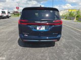 New 2025 Chrysler Pacifica Select image 4