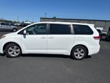Used 2014 Toyota Sienna LE image 3