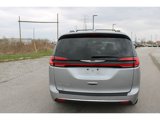 Used 2021 Chrysler Pacifica Touring-L image 3