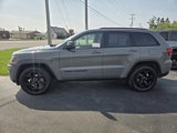 Used 2020 Jeep Grand Cherokee Laredo image 4