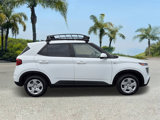 Used 2020 Hyundai Venue SE image 4