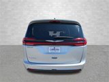 Used 2023 Chrysler Pacifica Touring-L image 5
