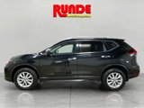 Used 2020 Nissan Rogue SV image 2