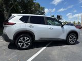 Used 2023 Nissan Rogue SV image 2