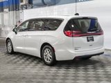 Used 2023 Chrysler Pacifica Touring-L image 5
