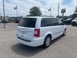 Used 2014 Chrysler Town & Country Touring image 5
