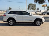 Used 2020 Jeep Grand Cherokee Laredo image 2