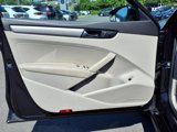 Used 2020 Volkswagen Passat 2.0T SE w/ Sunroof Package image 4