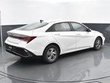 Used 2025 Hyundai Elantra SE image 3