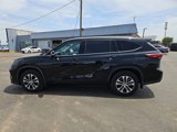 Used 2022 Toyota Highlander XLE image 3