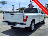 Used 2017 Nissan Titan SV image 5