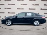 Used 2020 Toyota Camry SE image 2