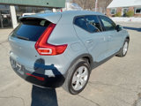 Used 2021 Volvo XC40 T5 Momentum image 5