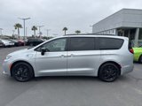 Certified 2024 Chrysler Pacifica Premium image 4