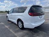 Used 2023 Chrysler Pacifica Touring-L image 3