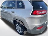 Used 2017 Jeep Cherokee Sport w/ Cold Weather Group image 5