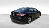 Used 2018 Toyota Camry LE image 5