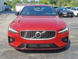 Used 2019 Volvo S60 T6 R-Design image 2