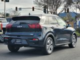 Used 2022 Kia Niro EX image 4