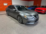Used 2017 Nissan Altima 2.5 SV image 2