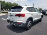 Used 2024 Volkswagen Taos SE w/ Panoramic Sunroof Package image 6