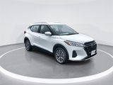Used 2024 Nissan Kicks SV image 2