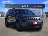 Used 2018 Jeep Grand Cherokee Laredo image 3